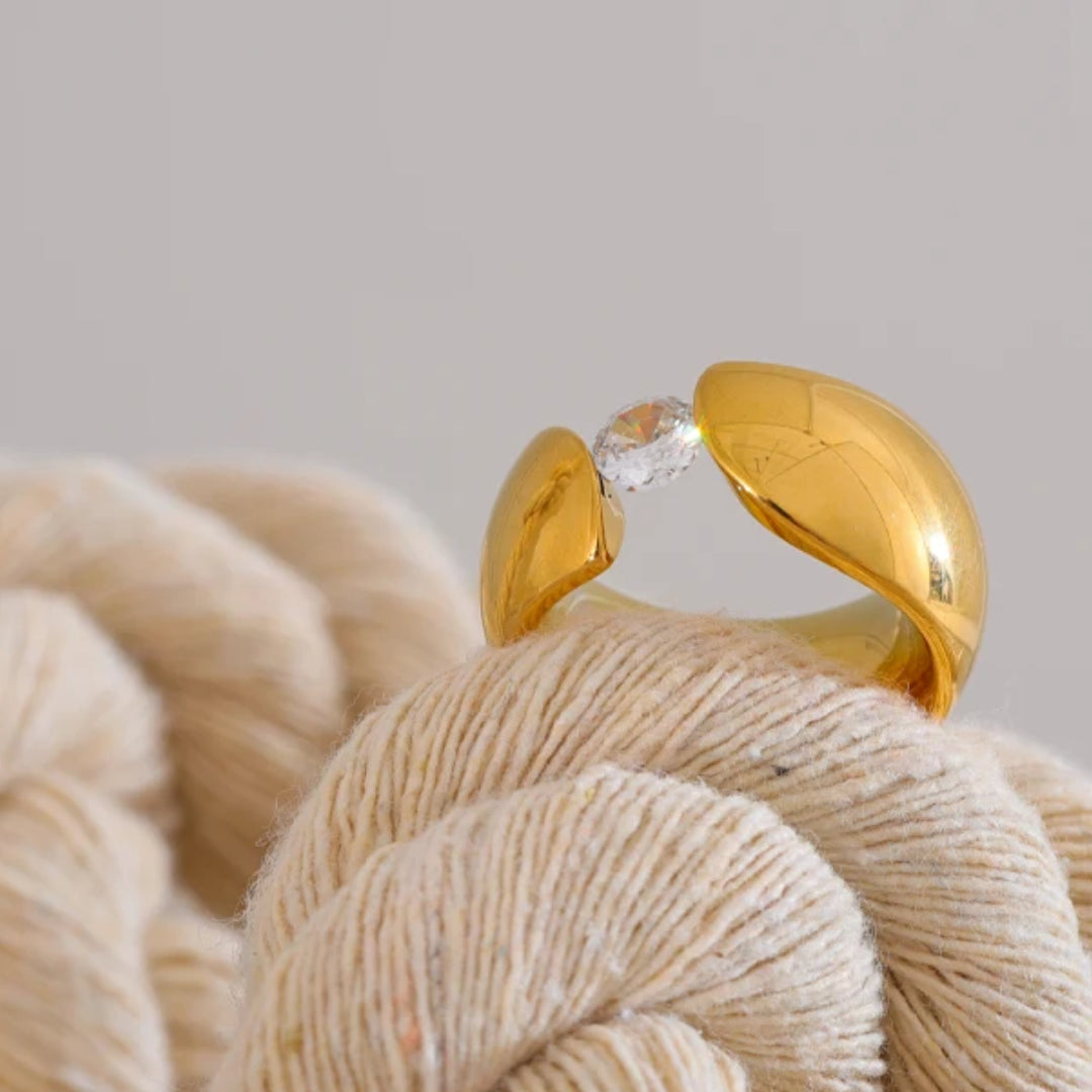 anillo de mujer, joyería de oro, anillo de acero inoxidable, circonitas cúbicas, joyería de calidad, regalo para ella, anillo de moda, joyería exclusiva, LENORA, anillo elegante, Anillo Alma Radiante oro 18K PVD - lenorajewelry.com/anillo-alma-radiante
