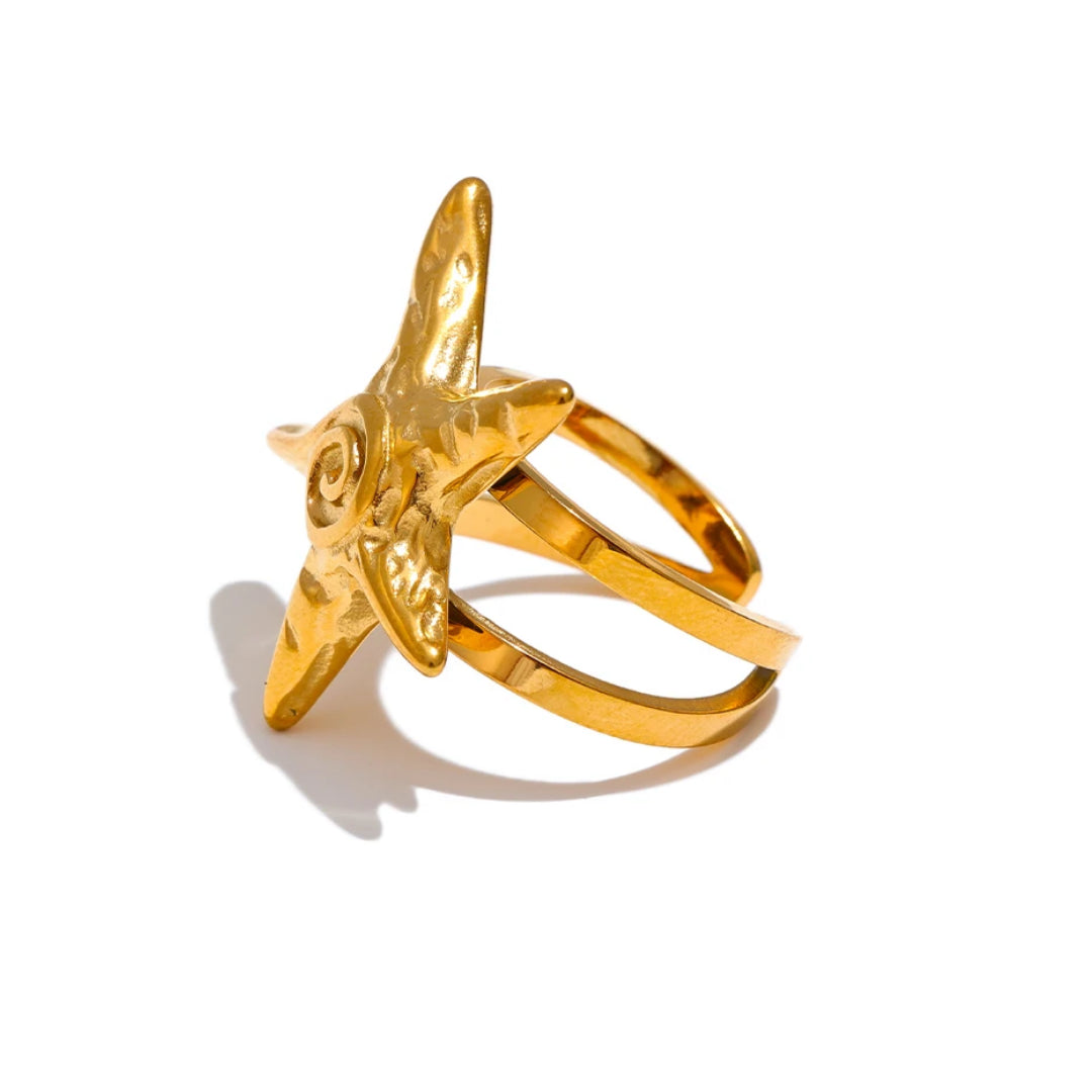 Anillo Aurora Marina en oro 18K diseño estrella de mar ajustable – lenorajewelry.com/anillo-aurora-marina-oro-ajustable
anillo ajustable, anillo de oro, joyería fina, regalo mujer, anillo estrella de mar, joyas geométricas, LENORA, anillo verano, acero inoxidable, chapeado oro