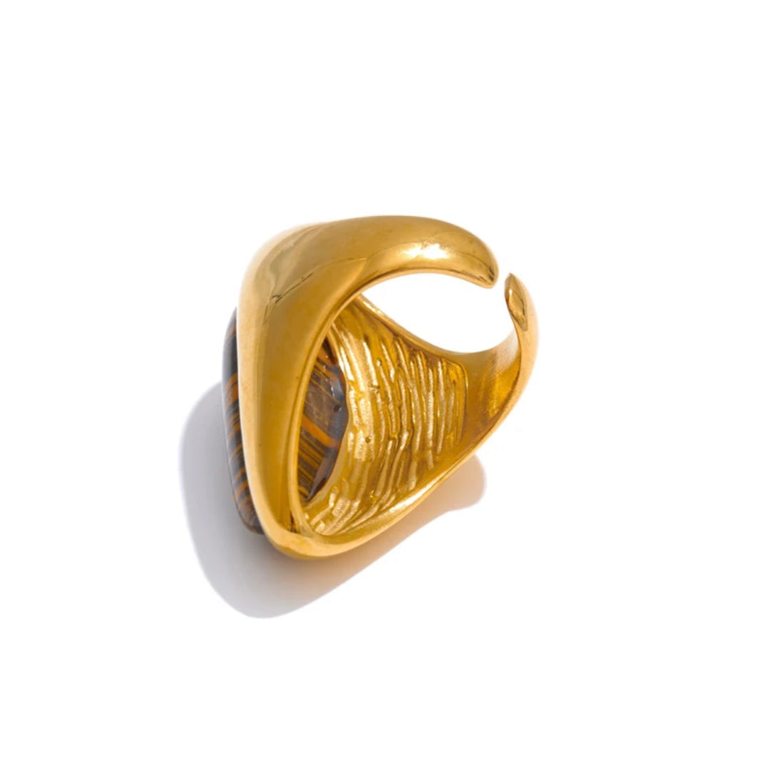 Anillo Gala Férrea con piedra tigre natural – lenorajewelry.com/anillo-gala-ferrea-oro-piedra-tigre,
anillo de oro, joyería con piedras naturales, piedra tigre, acero inoxidable joyas, anillo para mujer, regalo de lujo, lenora, joyería audaz, moda sostenible, accesorios premium