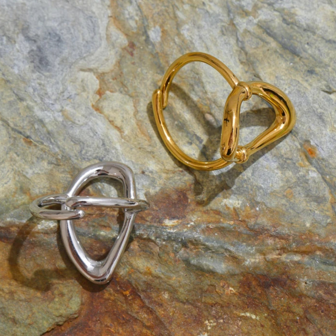 Essential Oval Ring