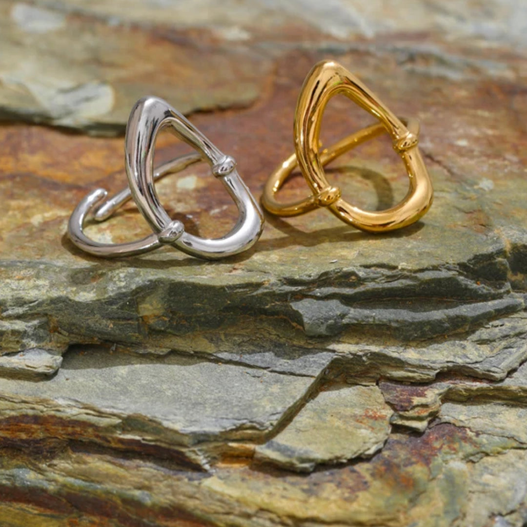 Essential Oval Ring