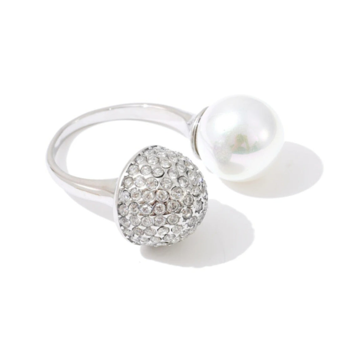 Anillo con perla y circonia – lenorajewelry.com/anillo-perla-bold, anillo con perla, anillo ajustable mujer, anillo dorado elegante, anillo de acero inoxidable, anillo LENORA, joyería con circonia cúbica, anillo baño de oro