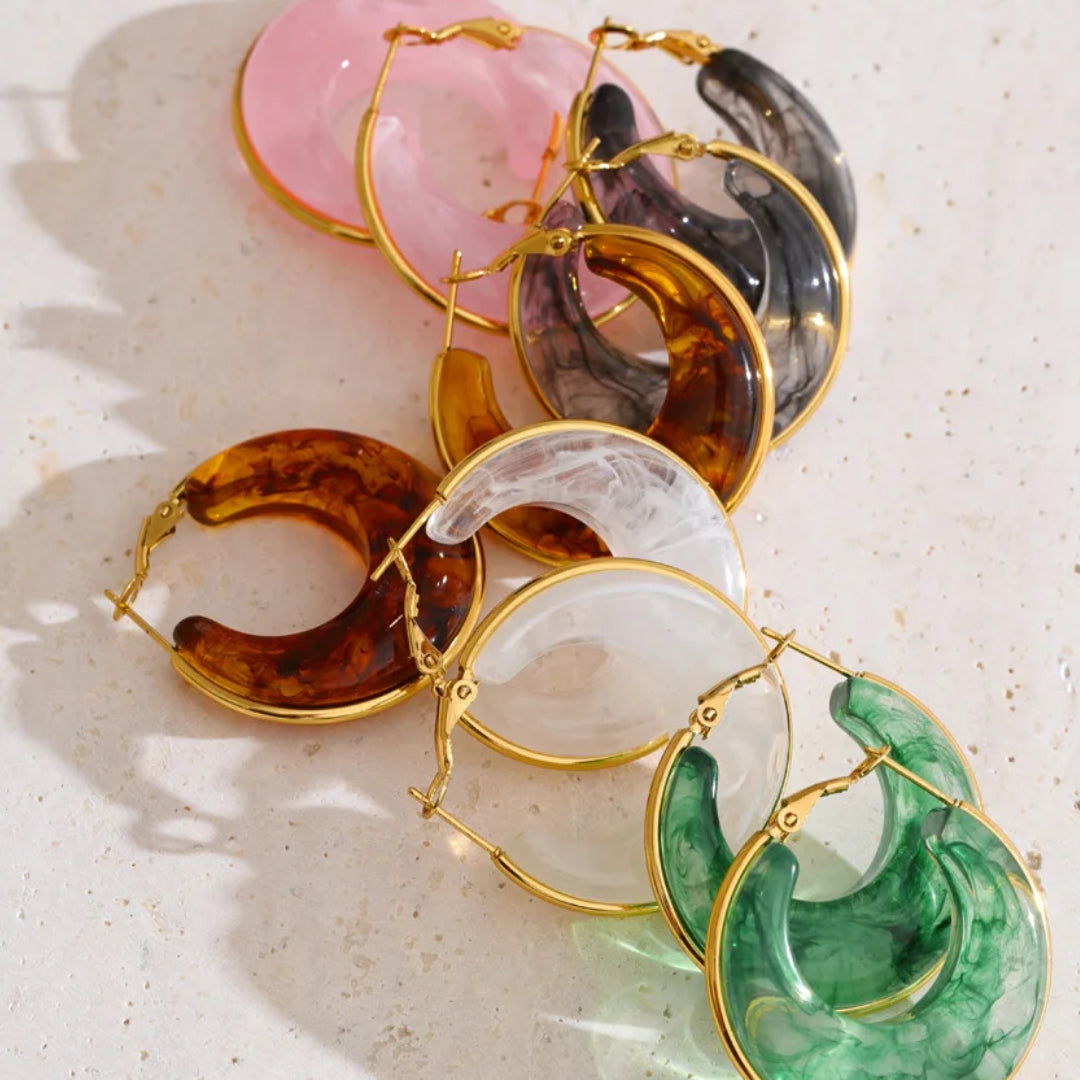 pendientes de aro, joyería fina mujer, accesorios de moda, aros de oro, pendientes chunky, joyas LENORA, regalo elegante, pendientes acrílico, Aros chunky con detalles de acetato - lenorajewelry.com/aros-eteris-oro-acrilico