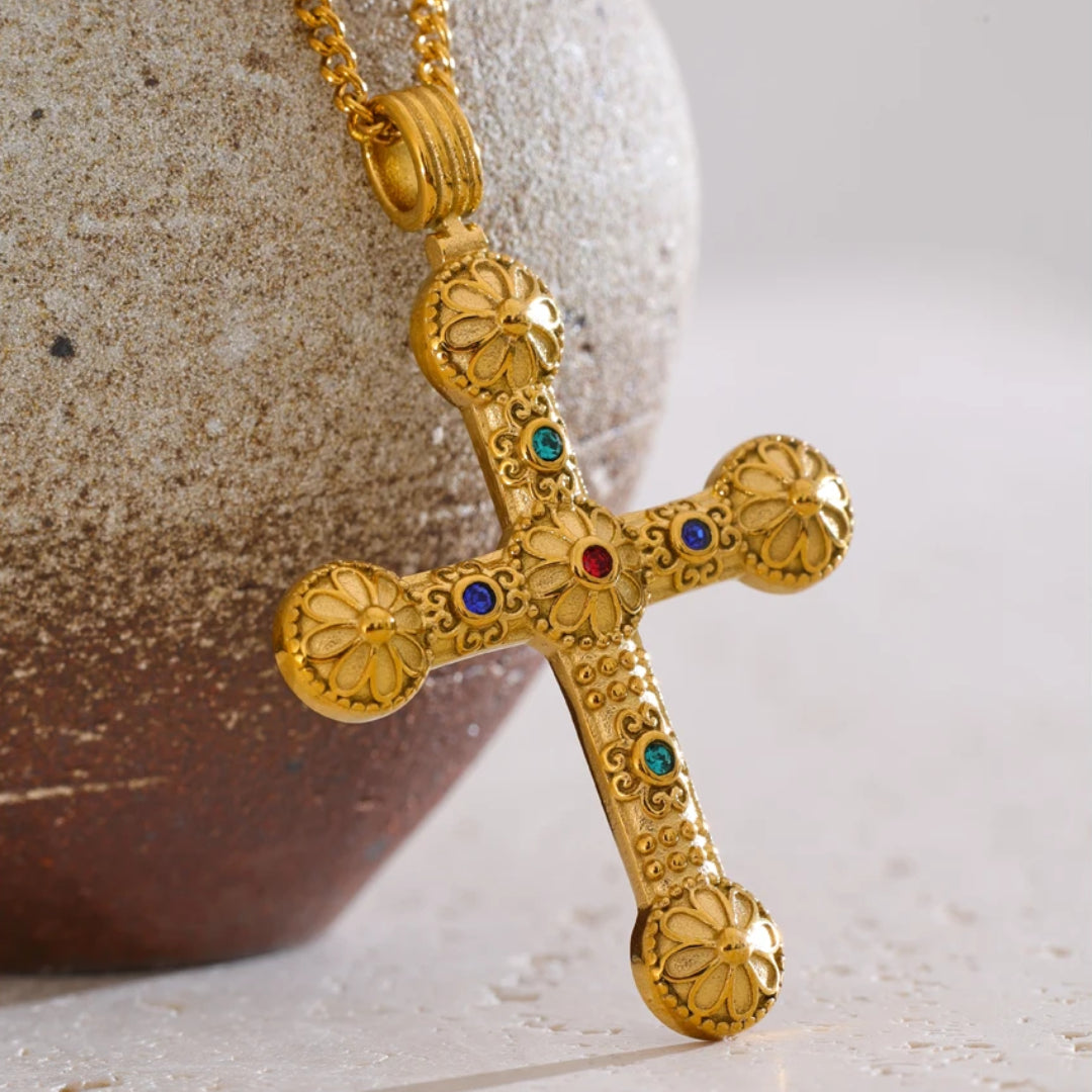 Cruz geométrica en oro y acero para mujer – lenorajewelry.com/collar-cruz-dorada-zirconias
collar cruz dorado, joyería religiosa, zirconias cubicas, regalo para mujer, accesorios elegantes México, lenora joyería, acero inoxidable dorado, cadena ajustable, joyas vintage