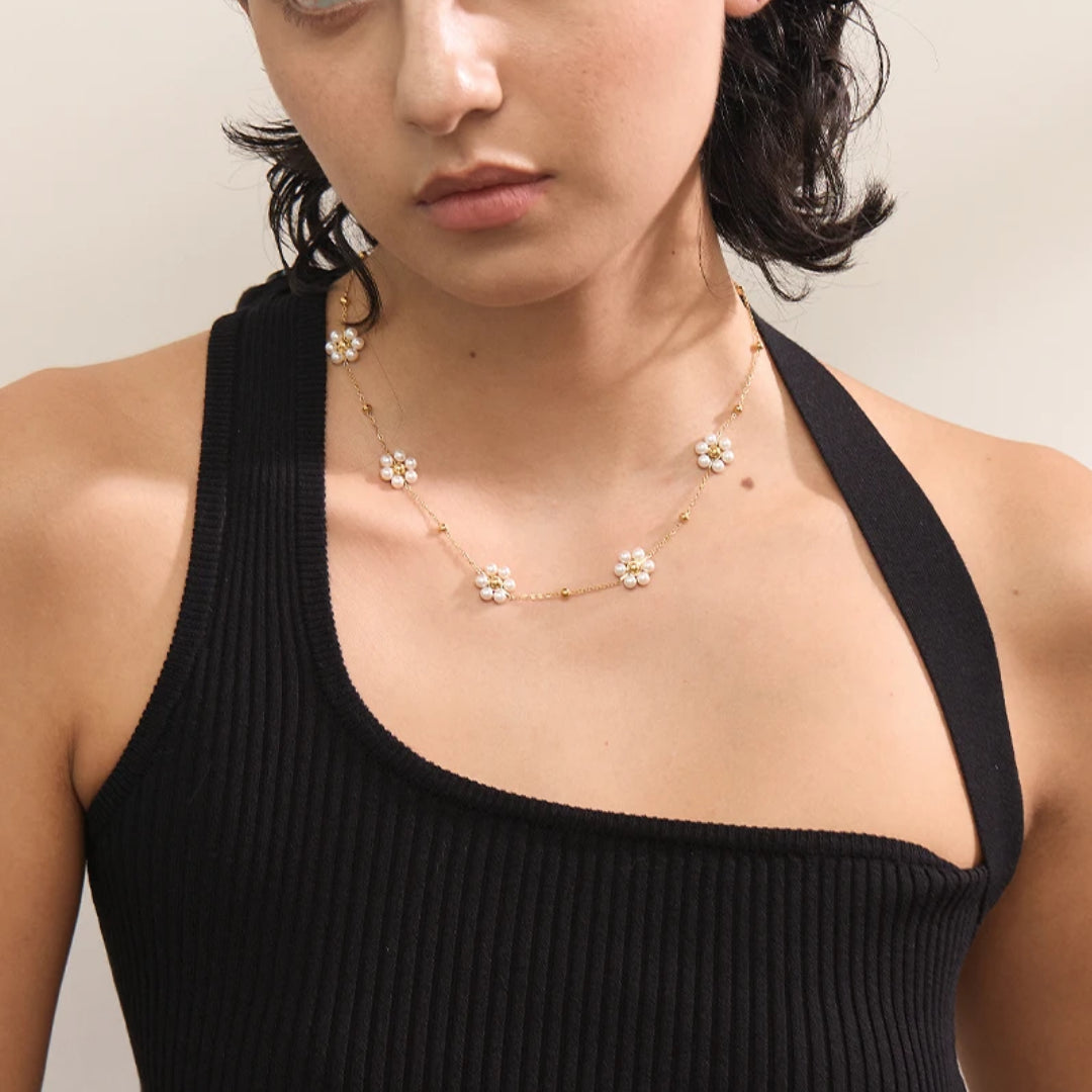 collar de perlas, joyería impermeable, cadena de flores, acero inoxidable, collar dorado, perlas de imitación, joyería artesanal, accesorios para mujeres, collares elegantes, moda femenina