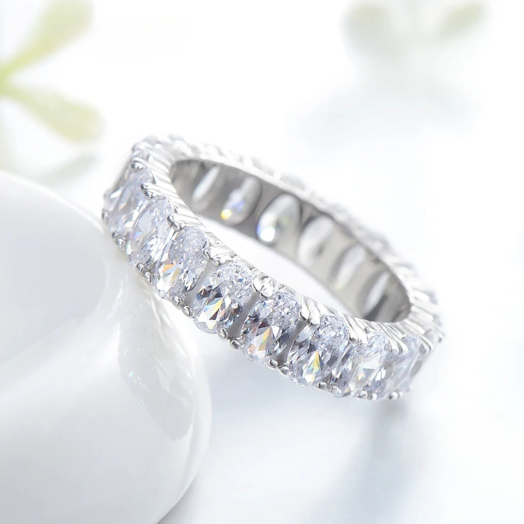 Luxury Oval Sparkling Engagement Ring for Women
