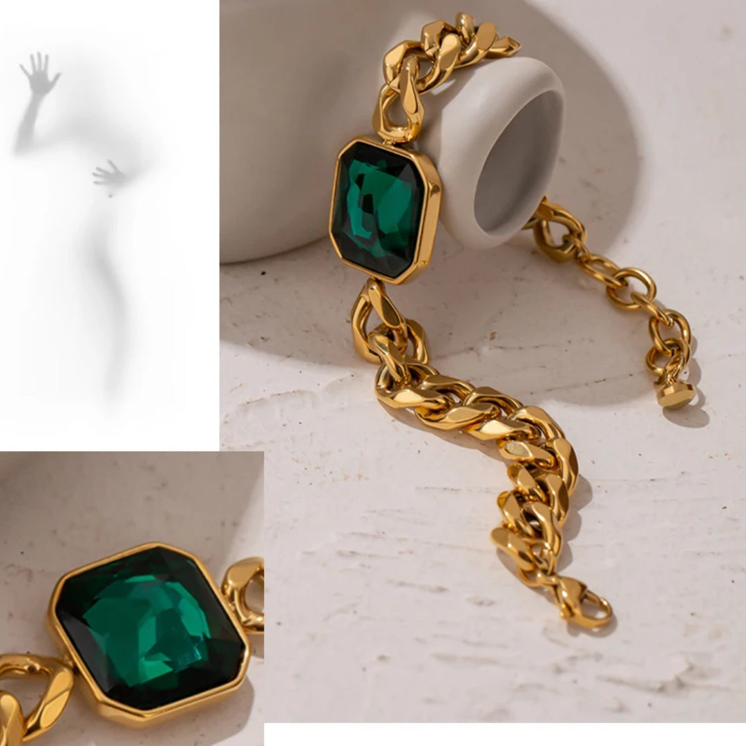 Pulsera Audaz Lenora de acero inoxidable con oro PVD – lenorajewelry.com/pulsera-audaz-lenora, Pulsera de cadena gruesa con cristales verdes, Joyería punk hip hop para mujer, pulsera dorada