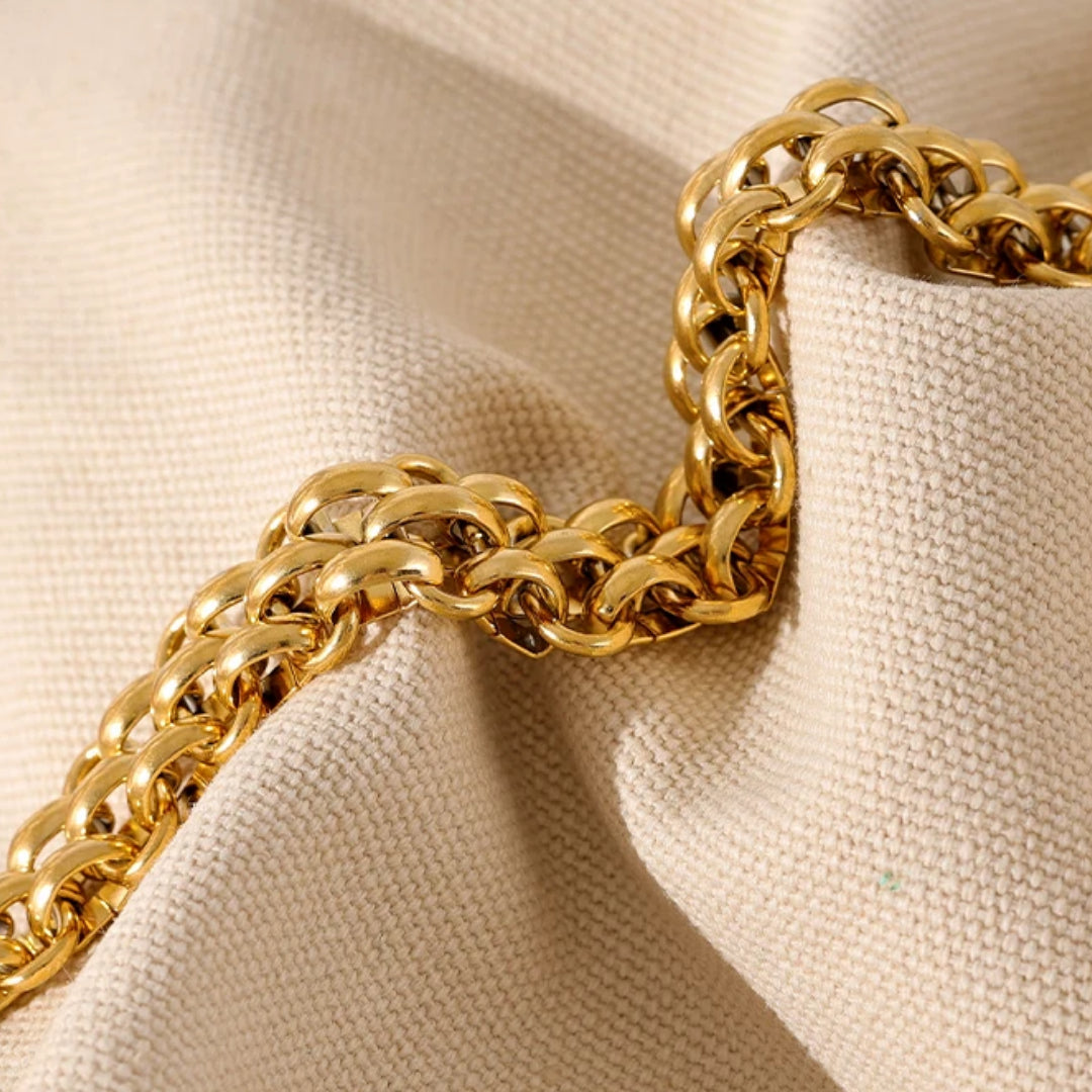Pulsera Aura Imperecedera cadena cubana ajustable oro 18k – lenorajewelry.com/pulsera-aura-imperecedera-oro-18k
pulsera mujer, joyería oro 18k, acero inoxidable, regalo elegante, cadena cubana, pulsera ajustable, dije joya, joyería hipoalergénica, moda accesorios, Lenora Jewelry