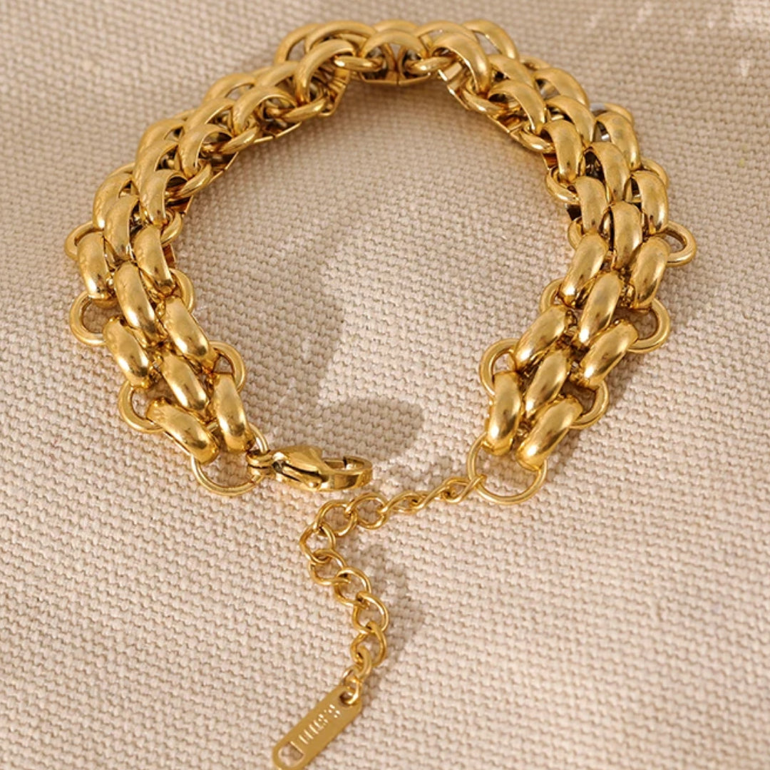 Pulsera Aura Imperecedera cadena cubana ajustable oro 18k – lenorajewelry.com/pulsera-aura-imperecedera-oro-18k
pulsera mujer, joyería oro 18k, acero inoxidable, regalo elegante, cadena cubana, pulsera ajustable, dije joya, joyería hipoalergénica, moda accesorios, Lenora Jewelry