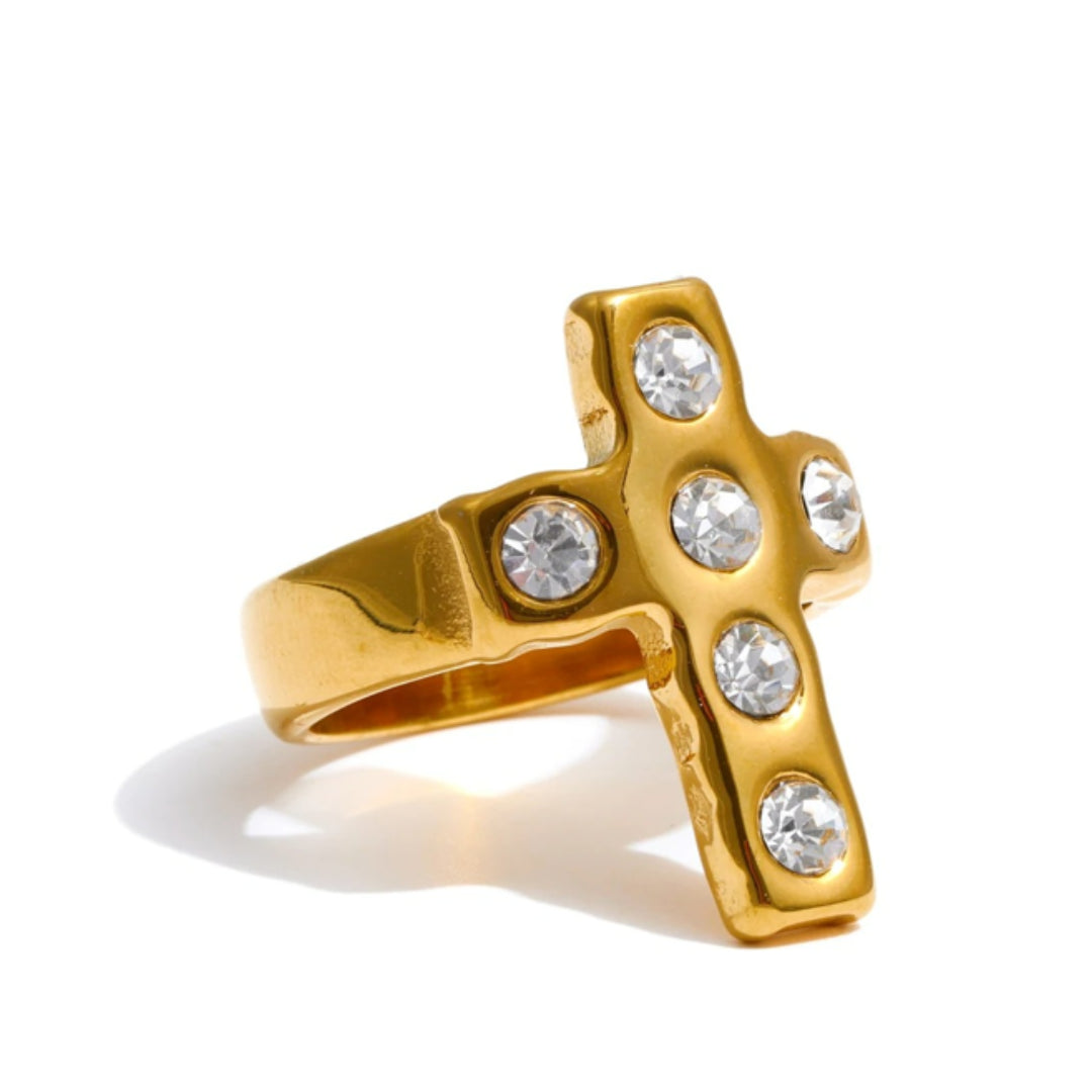 Anillo Aura Divina en acero inoxidable chapado en oro PVD – lenorajewelry.com/anillo-aura-divina-oro-pvd, anillo de oro PVD, joyería de acero inoxidable, anillo para mujer, zirconias cúbicas, joyería fina, anillo elegante, regalo para ella, moda femenina, joyería premium