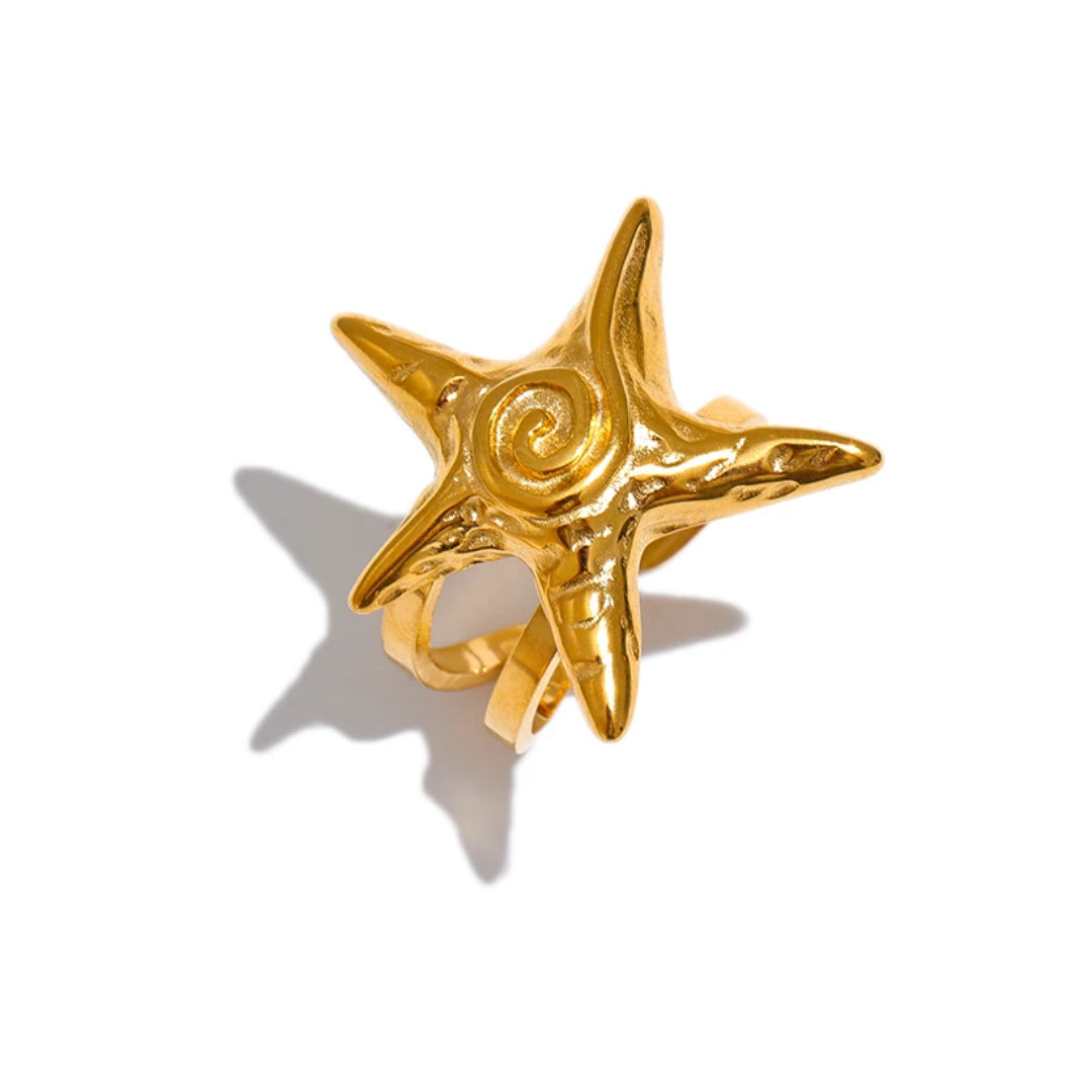 Anillo Aurora Marina en oro 18K diseño estrella de mar ajustable – lenorajewelry.com/anillo-aurora-marina-oro-ajustable
anillo ajustable, anillo de oro, joyería fina, regalo mujer, anillo estrella de mar, joyas geométricas, LENORA, anillo verano, acero inoxidable, chapeado oro