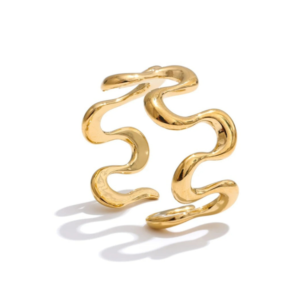 Anillo minimalista mujer diseño abierto geométrico – lenorajewelry.com/anillo-geometria-dorada-lenora
anillo ajustable, joyería fina mujer, anillo geométrico, anillo minimalista, joyas de aço inoxidável, regalo elegante, joyería exclusiva, anillo abierto, LENORA