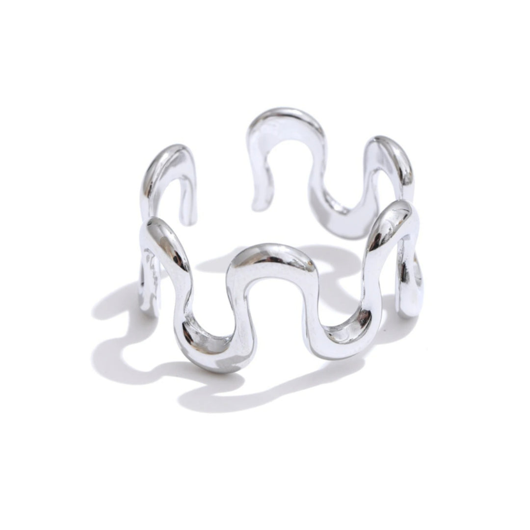 Anillo minimalista mujer diseño abierto geométrico – lenorajewelry.com/anillo-geometria-dorada-lenora
anillo ajustable, joyería fina mujer, anillo geométrico, anillo minimalista, joyas de aço inoxidável, regalo elegante, joyería exclusiva, anillo abierto, LENORA