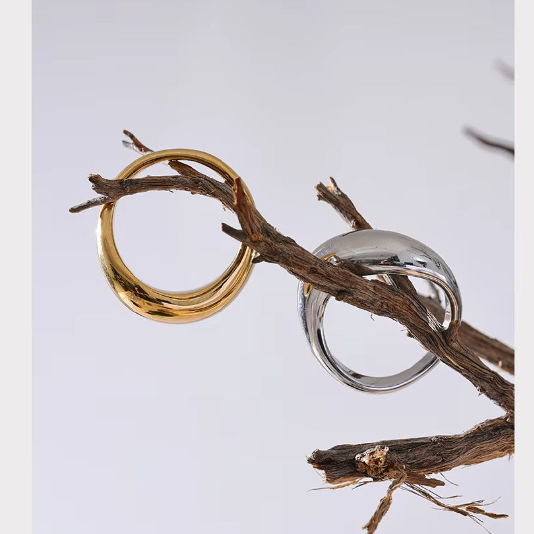 anillo minimalista, anillo geométrico, anillo de acero inoxidable, anillo baño de oro, anillo impermeable, anillo moderno, anillo elegante, anillo para mujeres, joyas distintivas, anillo de dedo, joyas de moda.