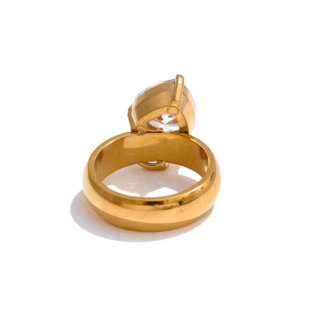 anillo zirconia cúbica, joyería oro 18k, anillo geométrico mujer, acero inoxidable antioxido, joyas modernas, regalo elegante, diseño minimalista, LENORA, anillos ligeros, joyería exclusiva