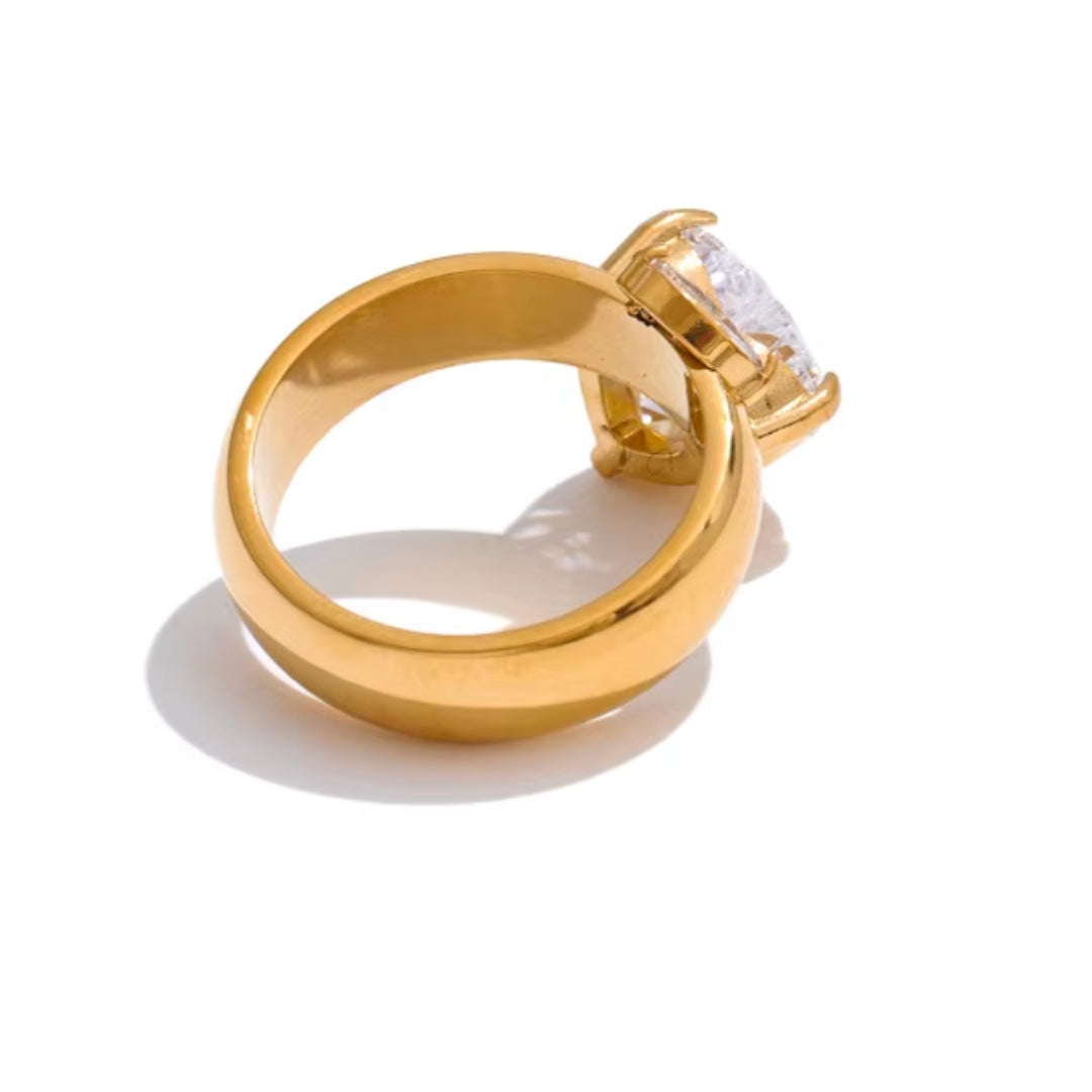 anillo zirconia cúbica, joyería oro 18k, anillo geométrico mujer, acero inoxidable antioxido, joyas modernas, regalo elegante, diseño minimalista, LENORA, anillos ligeros, joyería exclusiva