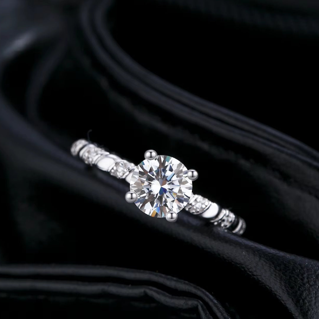 anillo de moissanita, joyería de boda, anillos elegantes, anillo de plata 925, regalos románticos, anillos para novias, moissanita 1 ct, joyería fina
