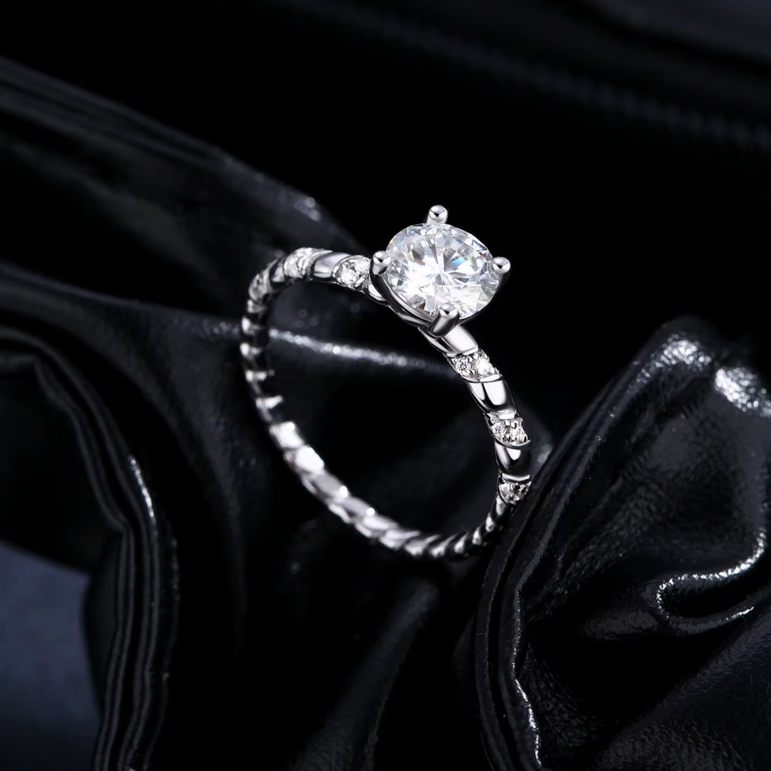anillo de moissanita, joyería de boda, anillos elegantes, anillo de plata 925, regalos románticos, anillos para novias, moissanita 1 ct, joyería fina