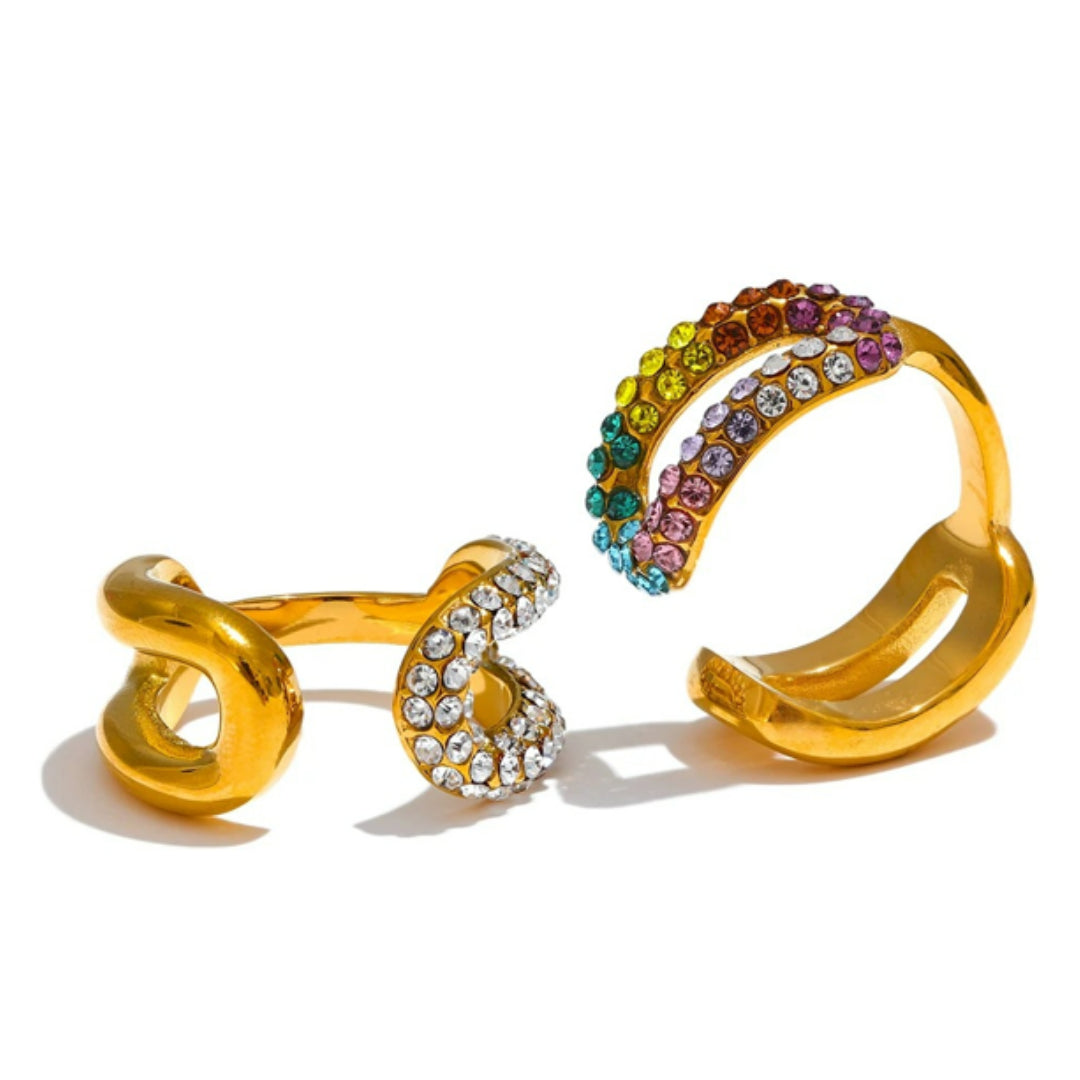 anillo multicolor, anillo de colores, anillo prisma, anillo de acero, sortija chapada en oro, anillo con circonitas, joyería para mujer, anillo ajustable, chapado en oro PVD, joyería moderna, regalo para mujer, anillo de acero inoxidable, Lenora Jewelry,  Detalle de las circonitas de colores del Anillo Prisma Multicolor – lenorajewelry.com/anillo-prisma-multicolor