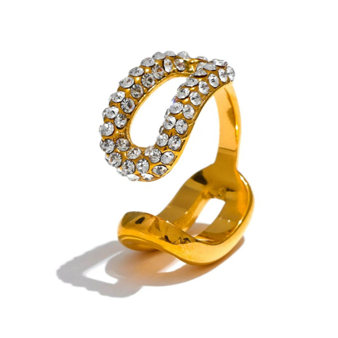 anillo multicolor, anillo de colores, anillo prisma, anillo de acero, sortija chapada en oro, anillo con circonitas, joyería para mujer, anillo ajustable, chapado en oro PVD, joyería moderna, regalo para mujer, anillo de acero inoxidable, Lenora Jewelry,  Detalle de las circonitas de colores del Anillo Prisma Multicolor – lenorajewelry.com/anillo-prisma-multicolor