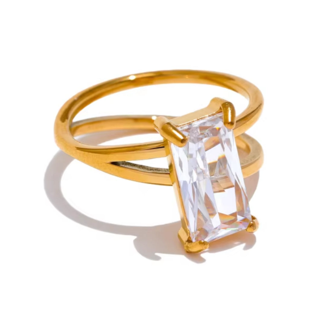 anillo circonia cúbica, anillo dorado 18k, anillo geométrico, joyería de lujo, anillo acero inoxidable, anillo para regalo, sortija femenina, joyería elegante, anillo minimalista