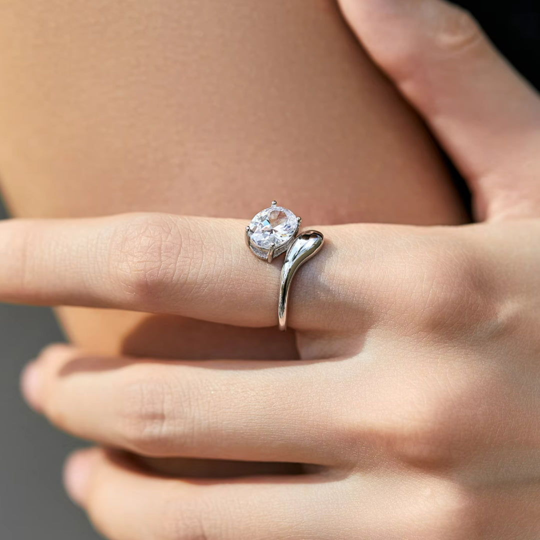 anillo de zircón, anillo de plata 925, joyería fina, anillo de boda, anillo de compromiso, anillo de coctel, anillo oval, joyas para mujer, anillo de lujo, hipoalergénico