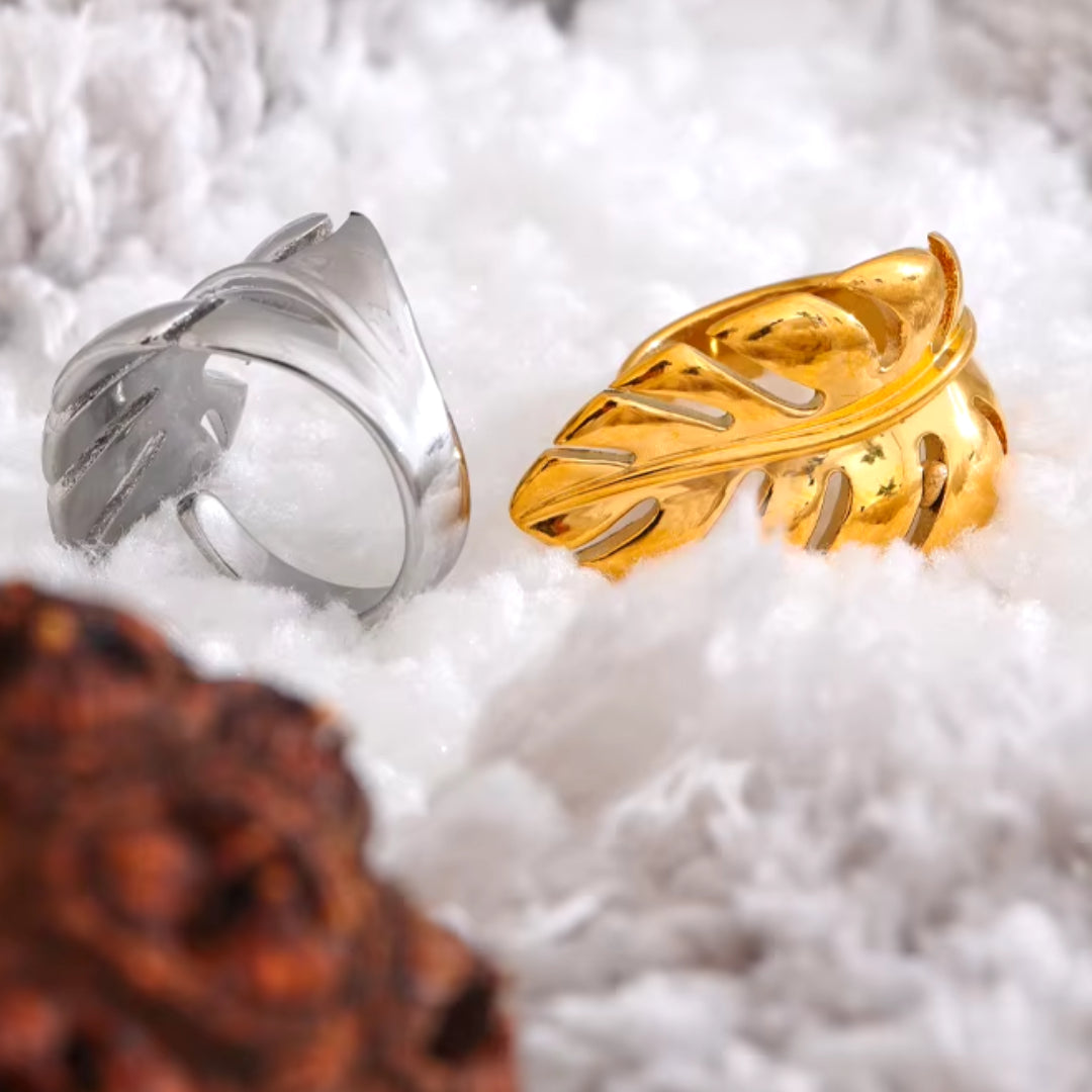 Anillo ajustable de hojas en acero inoxidable con baño de oro
https://lenorajewelry.com/anillo-ajustable-hojas-acero-inoxidable