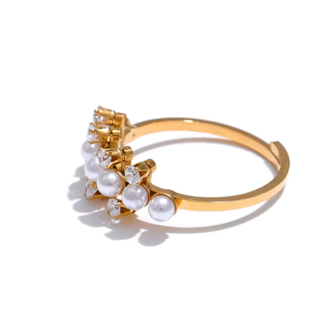 Anillo de perla ajustable con baño de oro 18K, Anillo elegante de zircón y perla para mujer, Joyería femenina delicada con diseño moderno
https://lenorajewelry.com/anillo-ajustable-perla-dorada-zircon