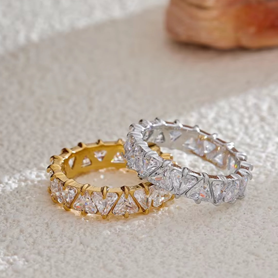 anillo de acero inoxidable, anillo para mujer, anillo con circonita, joyería premium, sortija de acero, anillo dorado, anillo plateado, joyería moderna