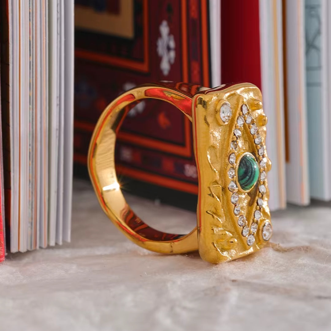 anillo dorado, ojo verde, anillo de circonita, joyería elegante, acero inoxidable 316L, anillo geométrico, anillo para mujer, accesorios de lujo, joyería dorada, anillo moderno
https://lenorajewelry.com/anillo-dorado-ojo-verde-circonita-acero-inoxidable