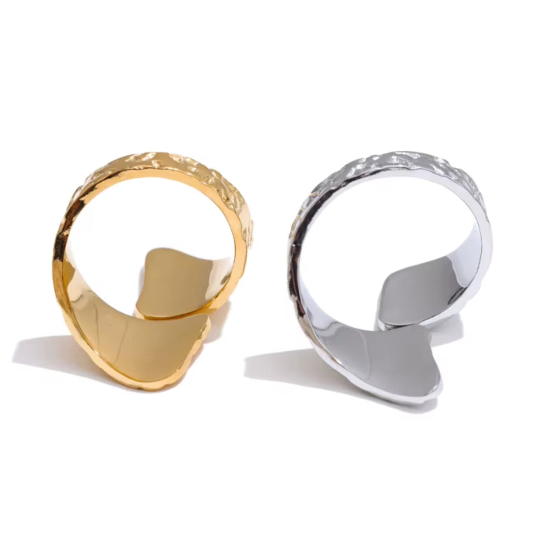 anillo geométrico, acero inoxidable, anillo ajustable, chapado en oro, diseño minimalista, joyería moderna, regalo para mujeres, accesorios elegantes
