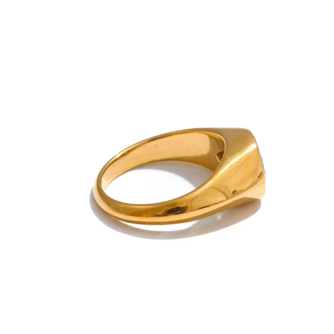  Anillo geométrico dorado con zirconia cúbica AAA para mujer - Lenora Jewelry.
https://lenorajewelry.com/anillo-geométrico-oro-zirconia-mujer