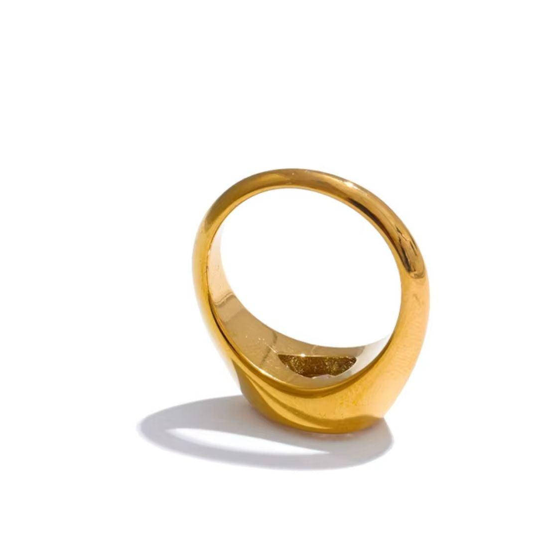  Anillo geométrico dorado con zirconia cúbica AAA para mujer - Lenora Jewelry.
https://lenorajewelry.com/anillo-geométrico-oro-zirconia-mujer