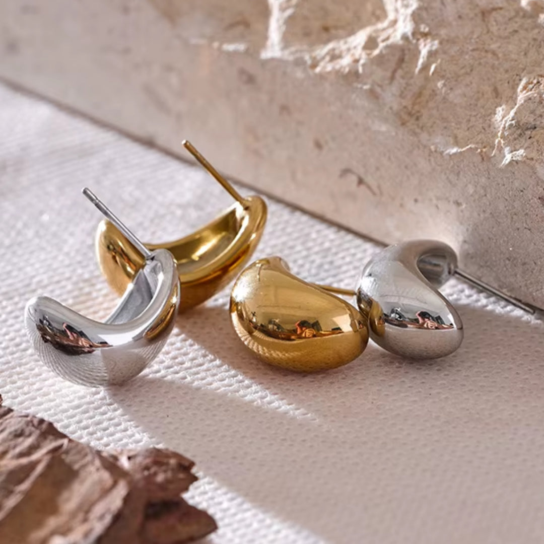Aretes GeoLuxe geométricos dorados – lenorajewelry.com/aretes-geoluxe-lenora, aretes geométricos, aretes dorados mujer, pendientes modernos LENORA, joyería resistente al agua, aretes de lujo