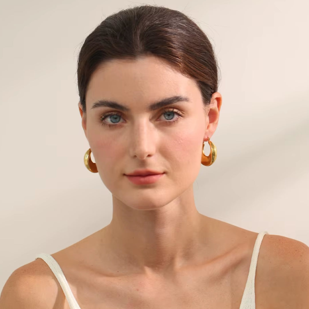 aretes minimalistas, acero inoxidable, baño en oro 18K, aretes geométricos, joyería para mujer, accesorios elegantes, estilo moderno, OroMinimal, Lenora Jewelry