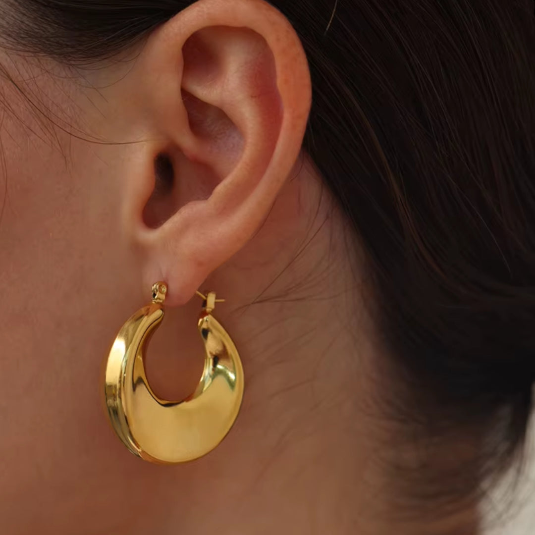 aretes minimalistas, acero inoxidable, baño en oro 18K, aretes geométricos, joyería para mujer, accesorios elegantes, estilo moderno, OroMinimal, Lenora Jewelry