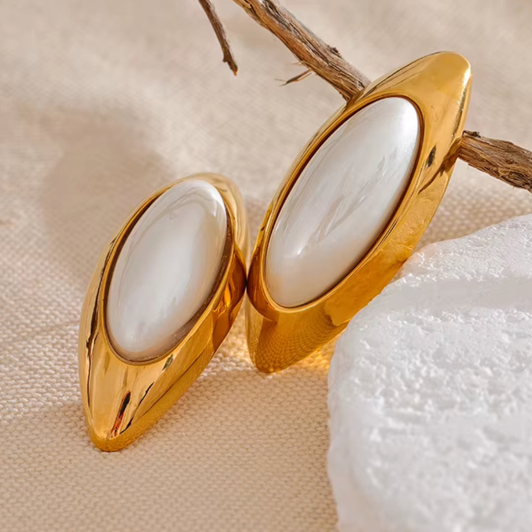 aretes de imitación perlas, joyería elegante, oro PVD, acero inoxidável, aretes geométricos, joyas para mujer, Lumina Perlas, accesorios minimalistas, regalos