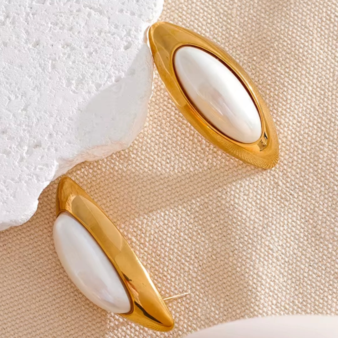 aretes de imitación perlas, joyería elegante, oro PVD, acero inoxidável, aretes geométricos, joyas para mujer, Lumina Perlas, accesorios minimalistas, regalos