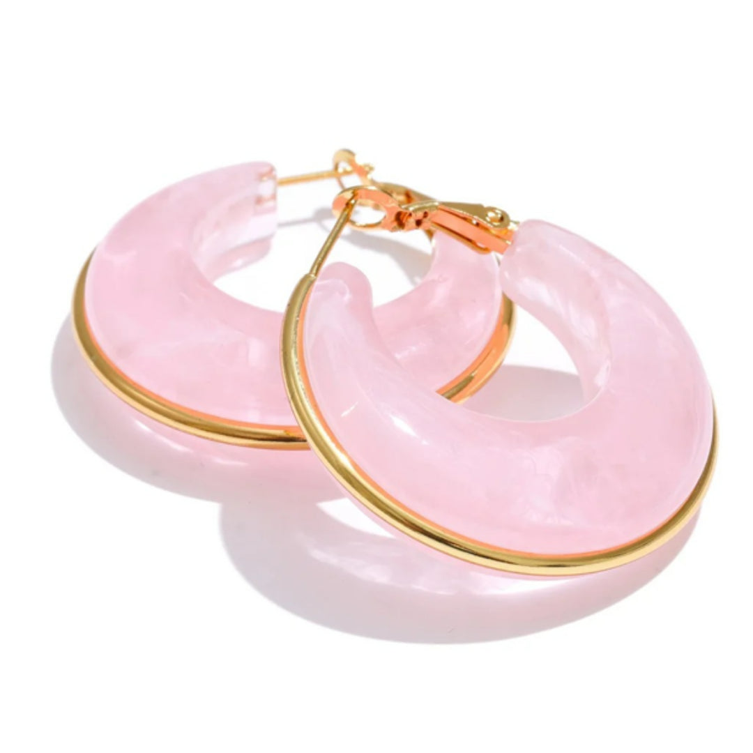 pendientes de aro, joyería fina mujer, accesorios de moda, aros de oro, pendientes chunky, joyas LENORA, regalo elegante, pendientes acrílico, Aros chunky con detalles de acetato - lenorajewelry.com/aros-eteris-oro-acrilico