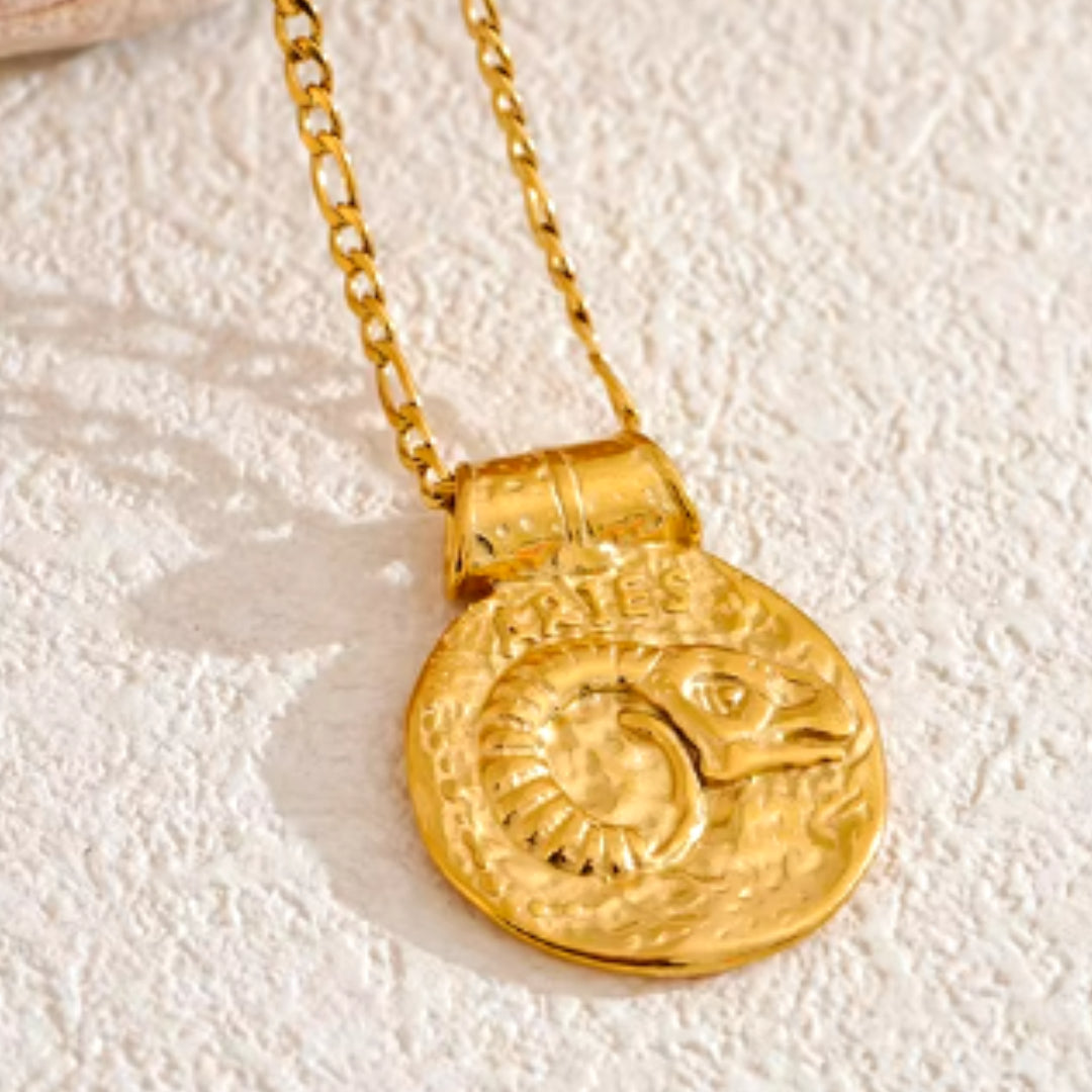 Collar de constelaciones dorado con diseño vintage, Collar zodiacal martillado en acero inoxidable, Joyería dorada 18k con signos zodiacales
https://lenorajewelry.com/collar-constelaciones-dorado-vintage-martillado