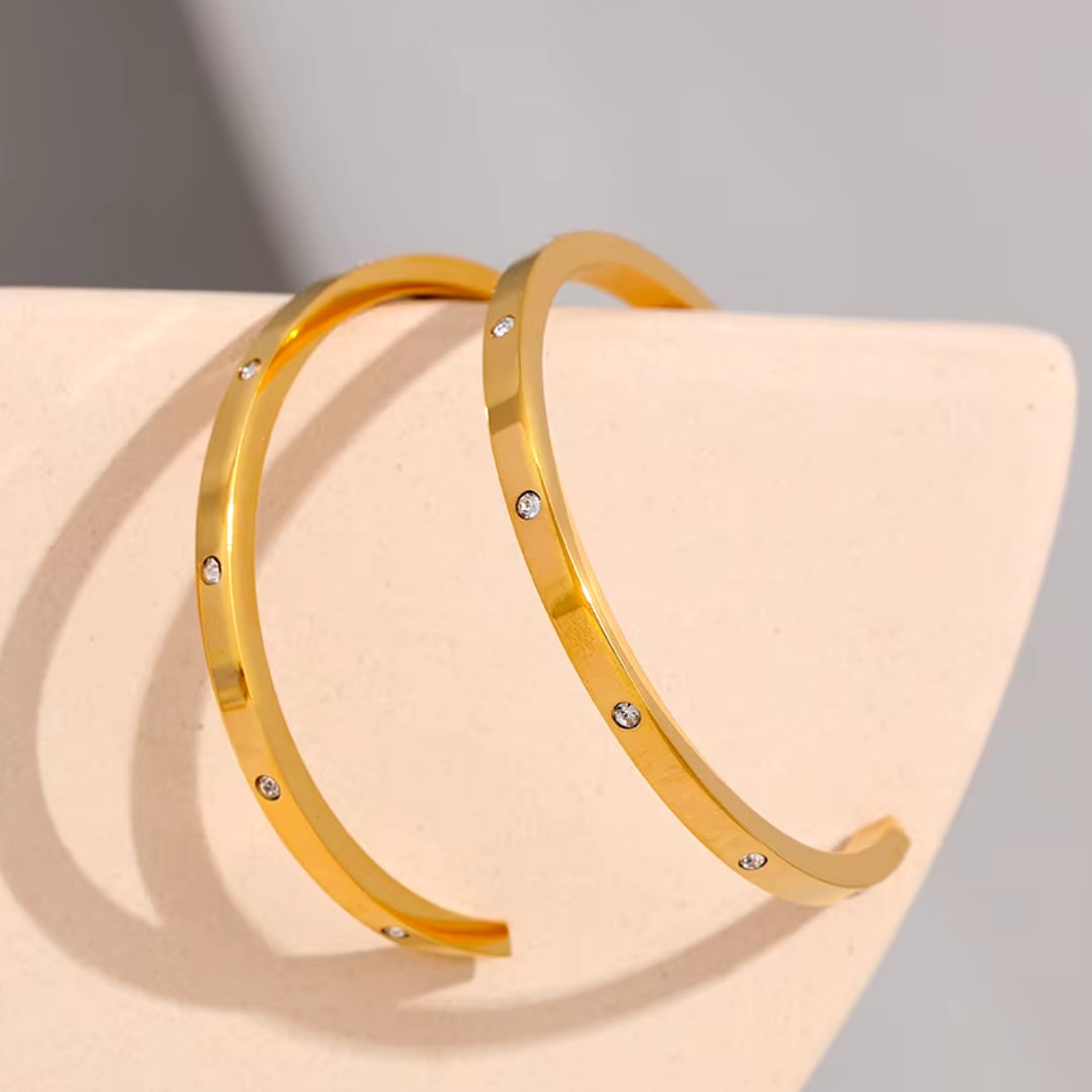 aros dorados, acero inoxidable, zirconia cúbica, joyería minimalista, pendientes grandes, aros de moda, accesorios para mujeres, aros geométricos, joyas resistentes al agua