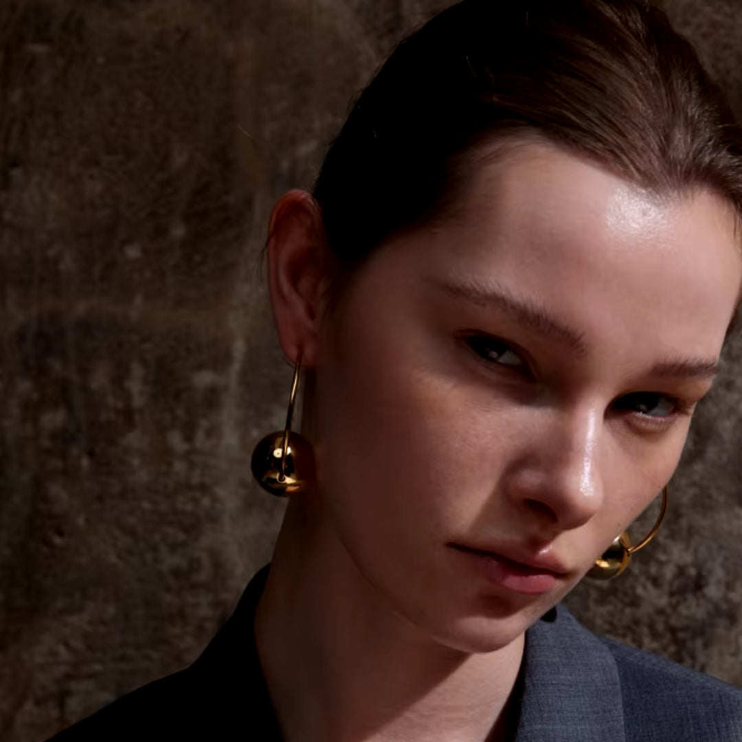 C-shaped hoops