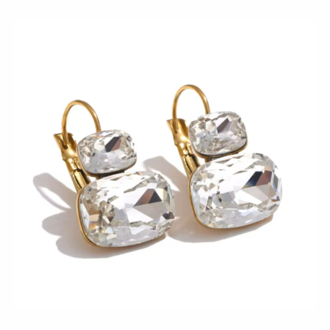 Aros franceses de cristal dulce en oro 18K con zirconia cúbica blanca
https://lenorajewelry.com/aros-franceses-cristales-dulces-oro-18k-verano