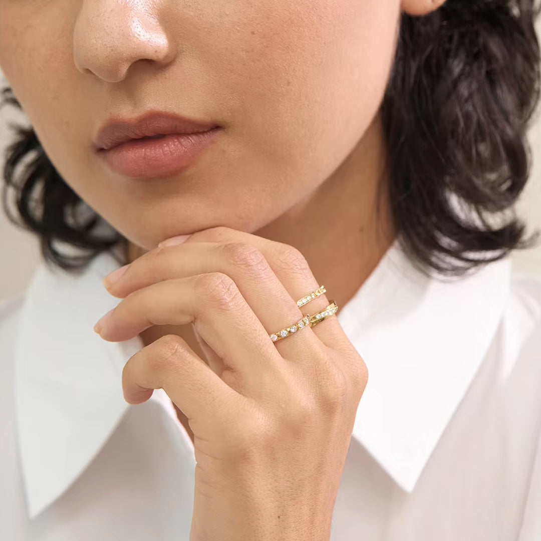 anillo aura de brillo, anillo de zirconita, joyería minimalista, anillo en acero inoxidable, anillo chapado en oro, accesorios de lujo