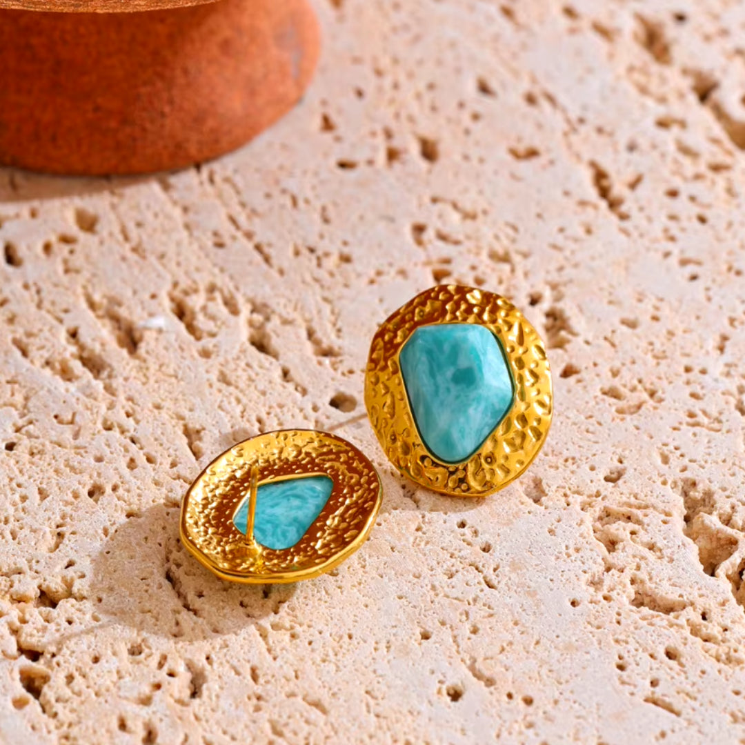 Brincos de amazonita en baño de oro 18k, Aretes geométricos con piedra natural, Joyería dorada con diseño elegante y moderno
https://lenorajewelry.com/brincos-amazonita-natural-oro-18k
