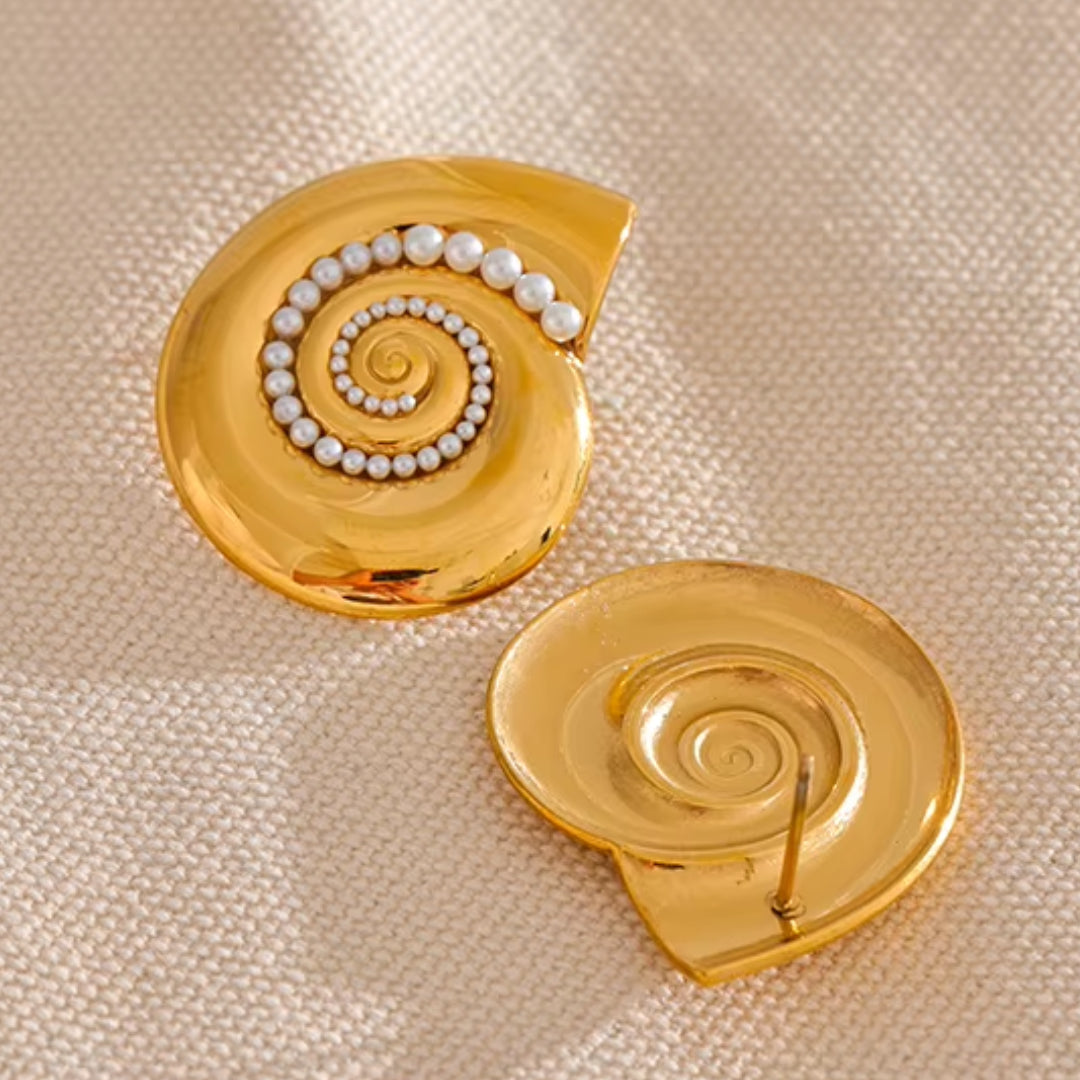 aretes de perlas, joyería de verano, oro PVD, acero inoxidable, aretes geométricos, joyas para mujer, Sol de Perlas, accesorios vacaciones, regalos elegantes