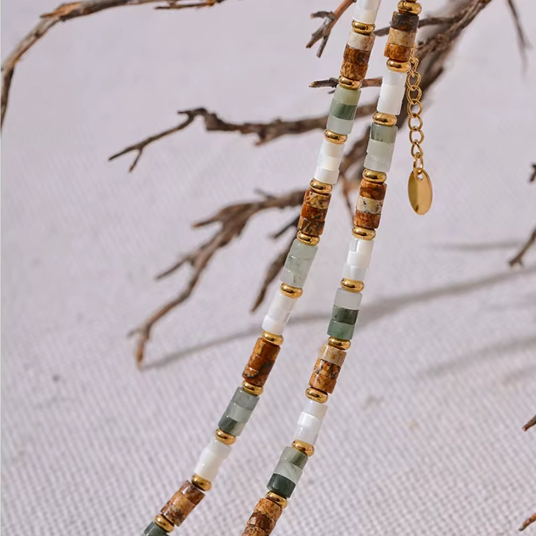 collar de acero inoxidable, joyería artesanal para mujer, collar de piedra natural, joyas waterproof, regalo elegante, lenora joyería, collar ajustable, diseño geométrico, joyería fina duradera, accesorio bañado en oro