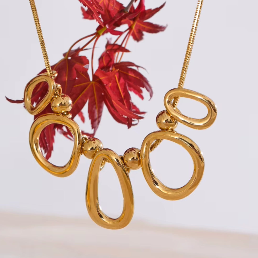 collar personalizado, joyería oro 18k, colgante oval hueco, acero inoxidable resistente, joyas creativas, regalo personalizable, colar ajustable mujer, joyería funcional, diseño geométrico, LENORA