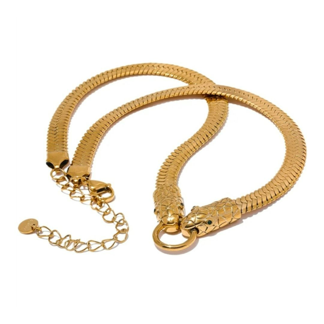 Choker Dorado Selene acero inoxidable – lenorajewelry.com/choker-dorado-selene, choker dorado mujer, collar corto elegante, joyería minimalista, choker de acero inoxidable, collar dorado resistente al agua, joyería LENORA