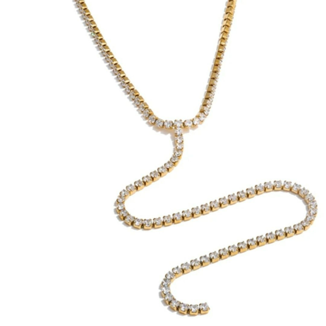 collar dorado, collar mujer, joyería de acero inoxidable, collar impermeable, zirconia cúbica, regalo mujer, joyería fina, collar elegante, moda femenina, collar LENORA, Collar Impermeable Brillante para Mujer | LENORA – lenorajewelry.com/collar-eterna-gracia-dorado